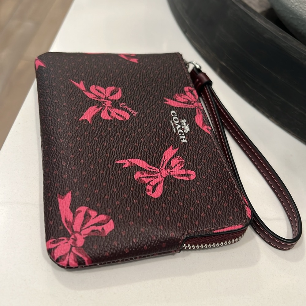 🎀Coach🎀 Wristlet 🎀 - Picture 11 of 16